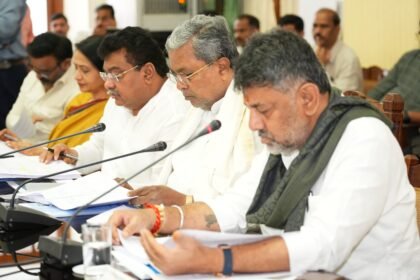 cm-warns-strict-action-against-officials-failing-to-implement-assembly-decisions-on-time